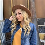 Fashion hat with buckle around brim