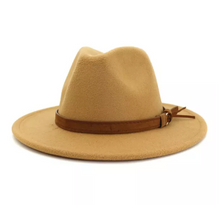 Fashion hat with buckle around brim