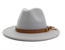 Fashion hat with buckle around brim